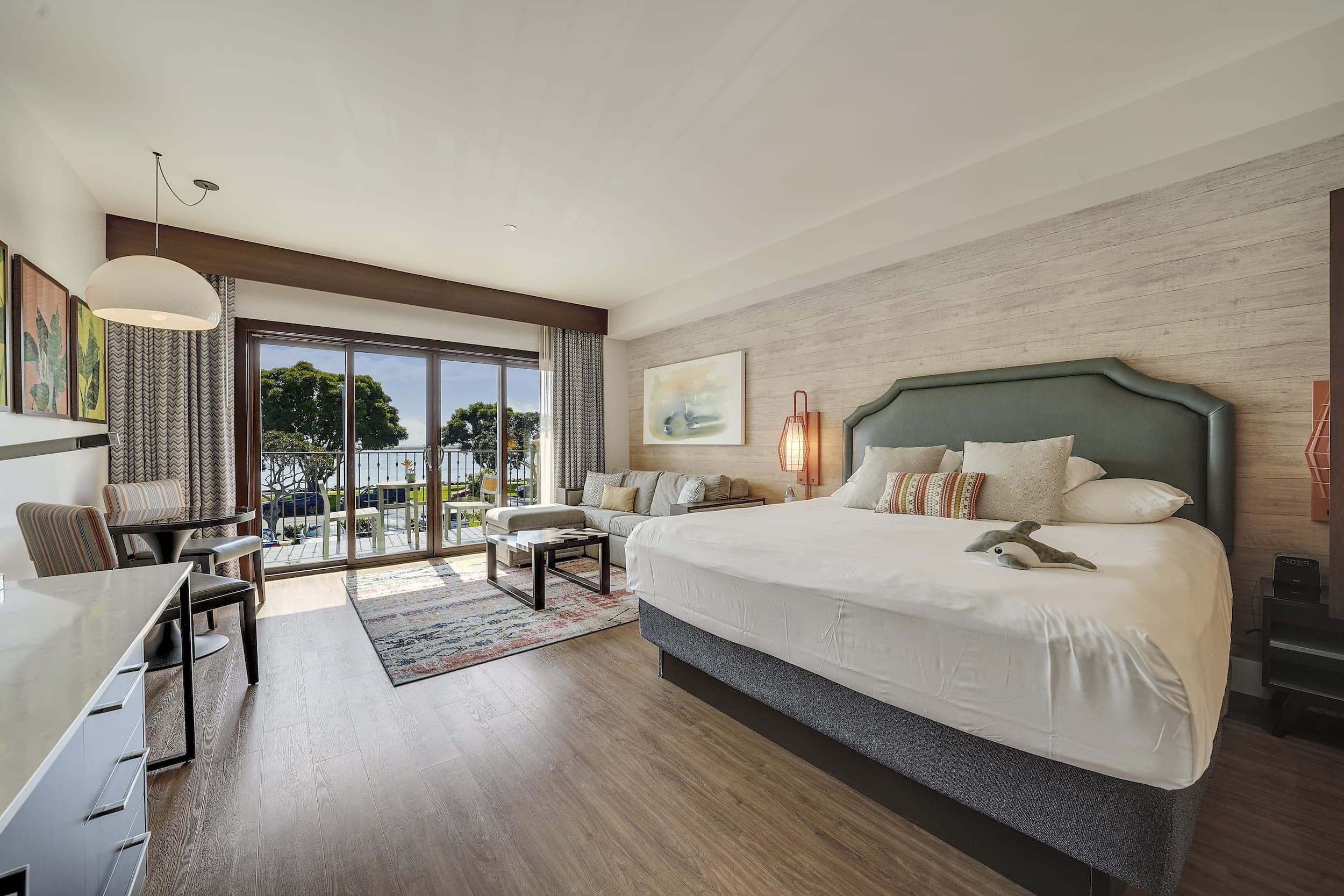 A large suite with a bay view at Kona Kai