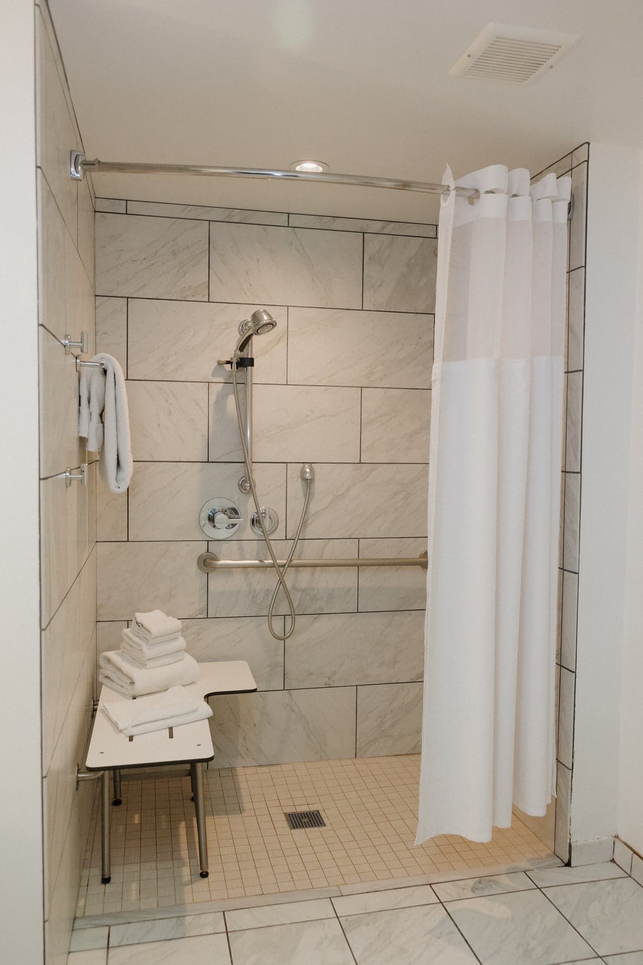 An ADA approved shower in a room at Kona Kai