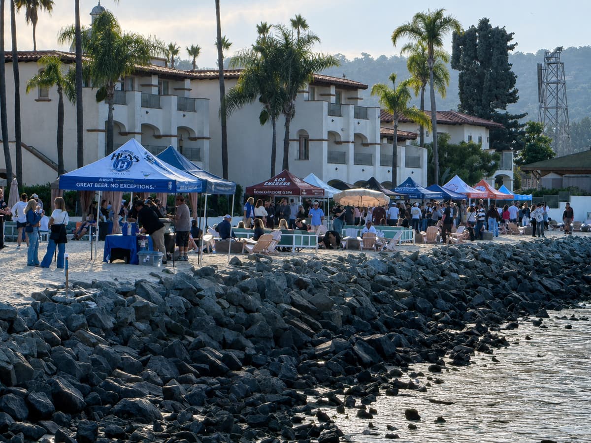 people at kona kai resort Beach Event