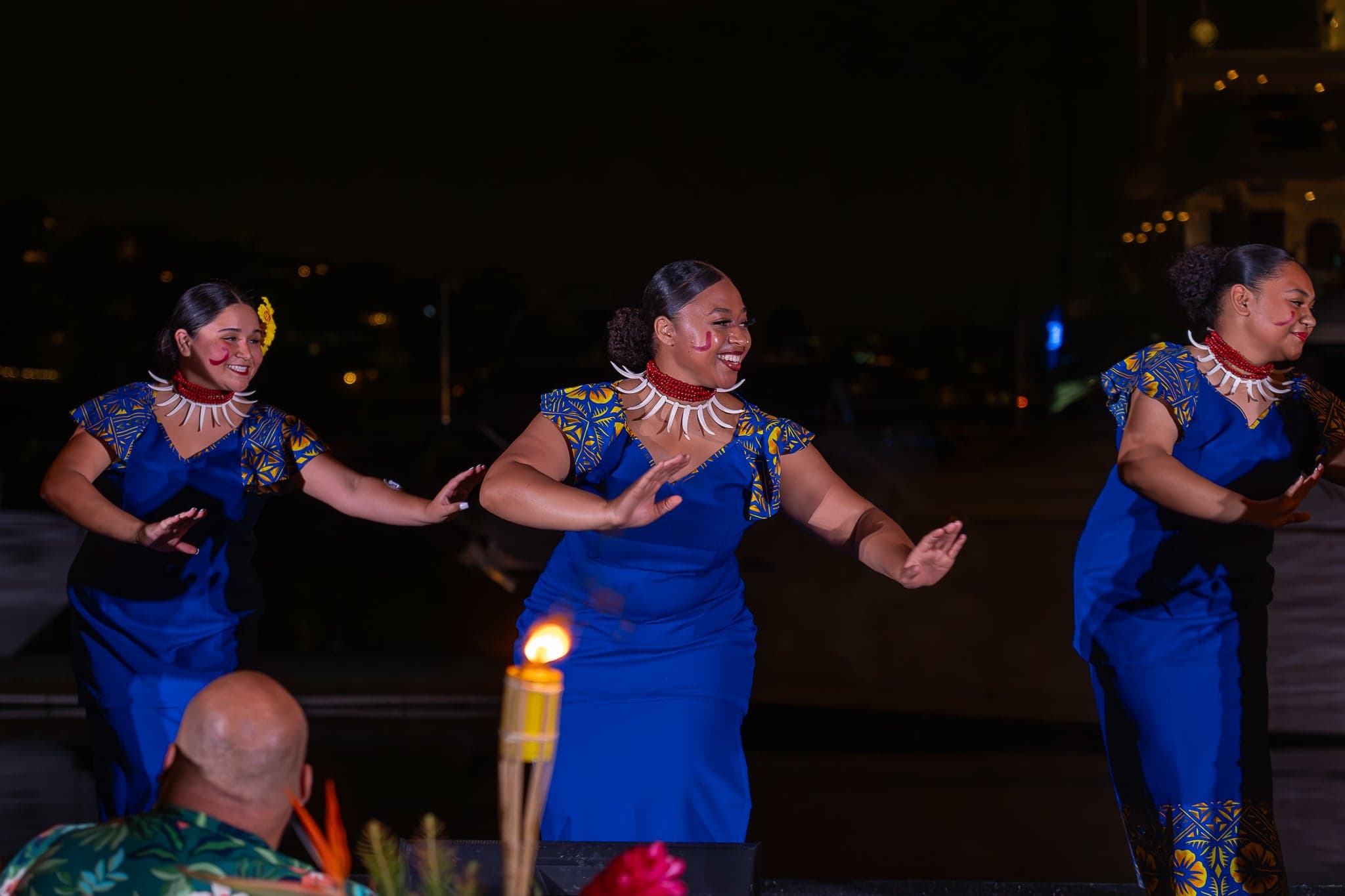 3 momen luan dancers