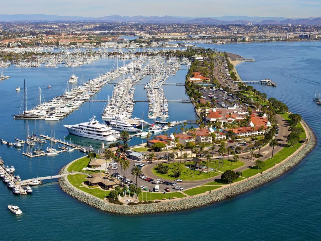 Shelter Island San Marina and beaches in San Diego
