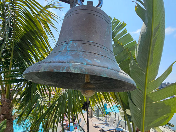 Dinner Bell At Kona Kai Resort